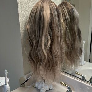 Wig/hair crown Chelsey Smith Cosmetics Corbin Wavey